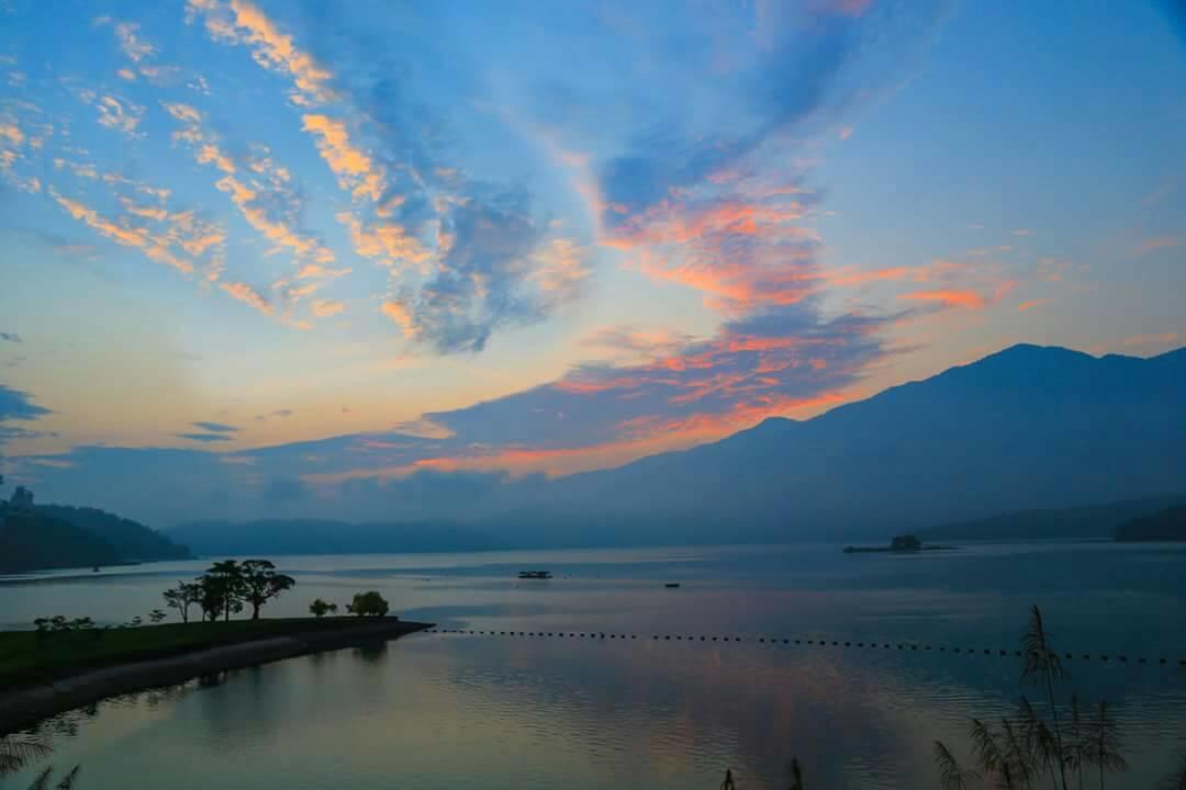 Sun Moon Lake Friday Inn Guest House Yuchi Exterior photo