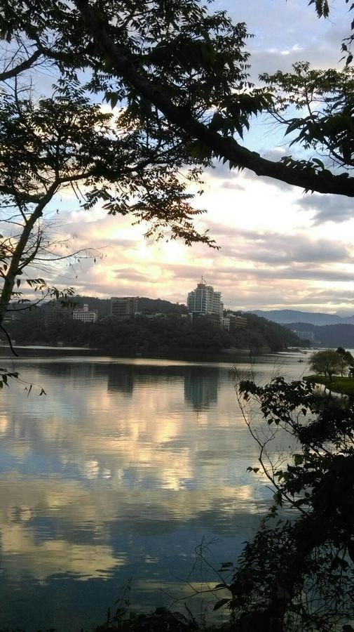 Sun Moon Lake Friday Inn Guest House Yuchi Exterior photo