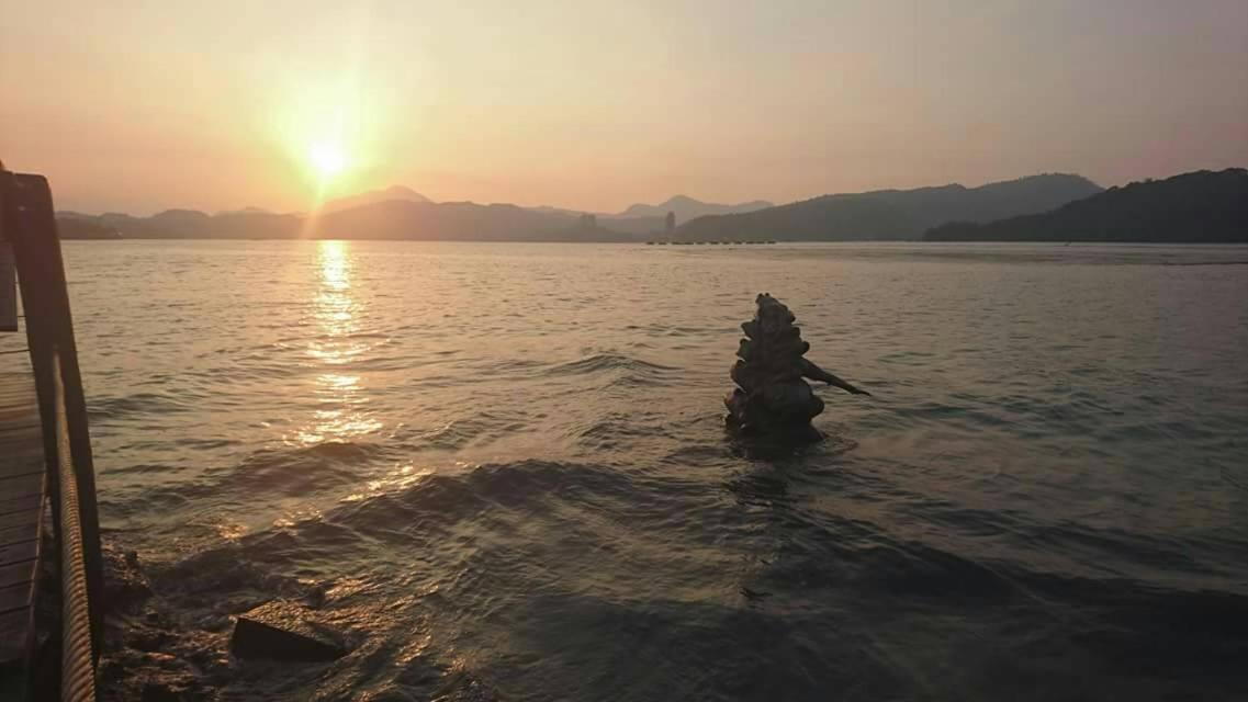 Sun Moon Lake Friday Inn Guest House Yuchi Exterior photo