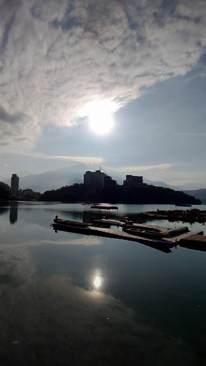 Sun Moon Lake Friday Inn Guest House Yuchi Exterior photo